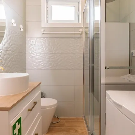 Hébergement de vacances Hostwise - Quinta Do Vintém W/ Terrace Near Wow Vila Nova de Gaia